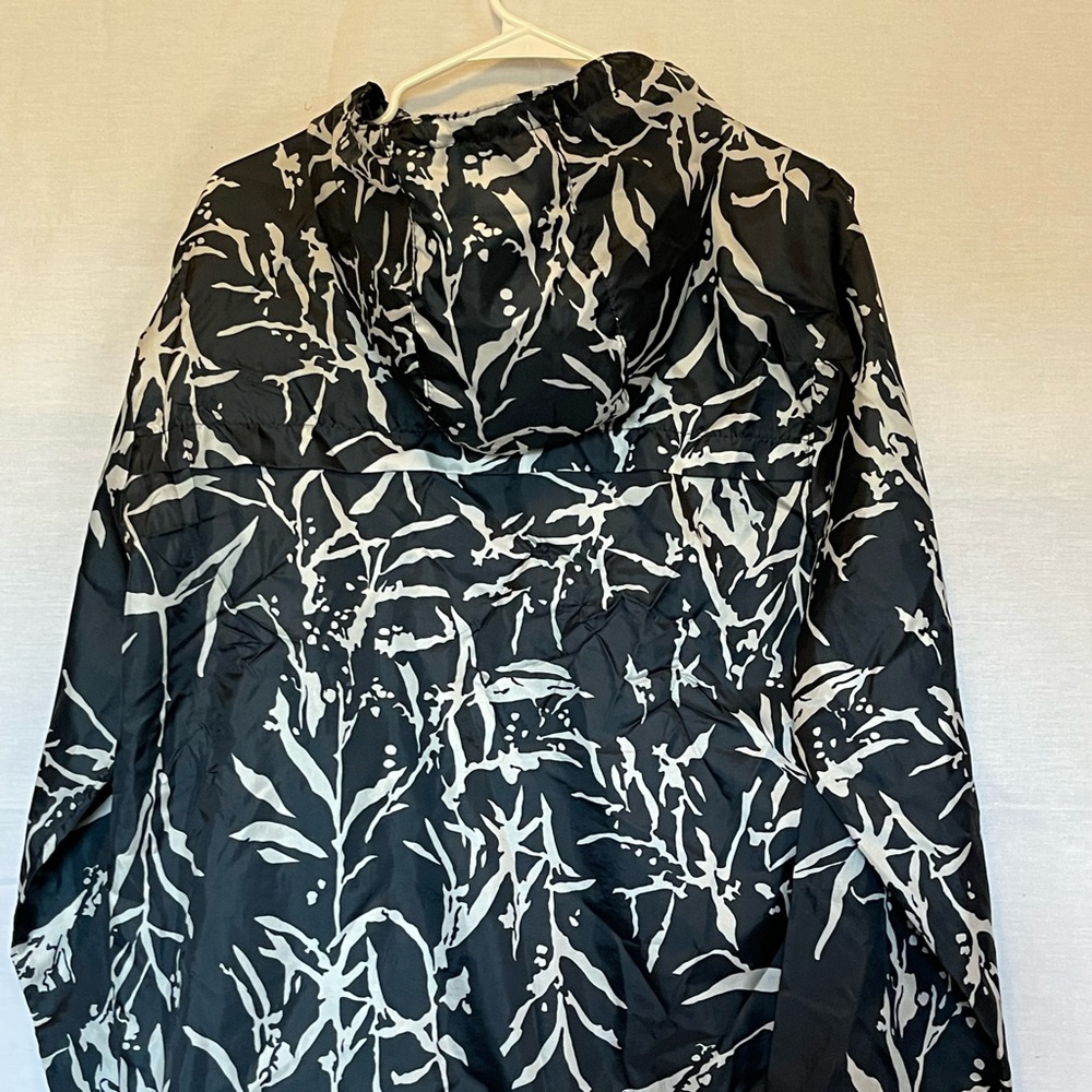 Men’s Sunrise Kingdom Nylon Jacket. Size XL EUC